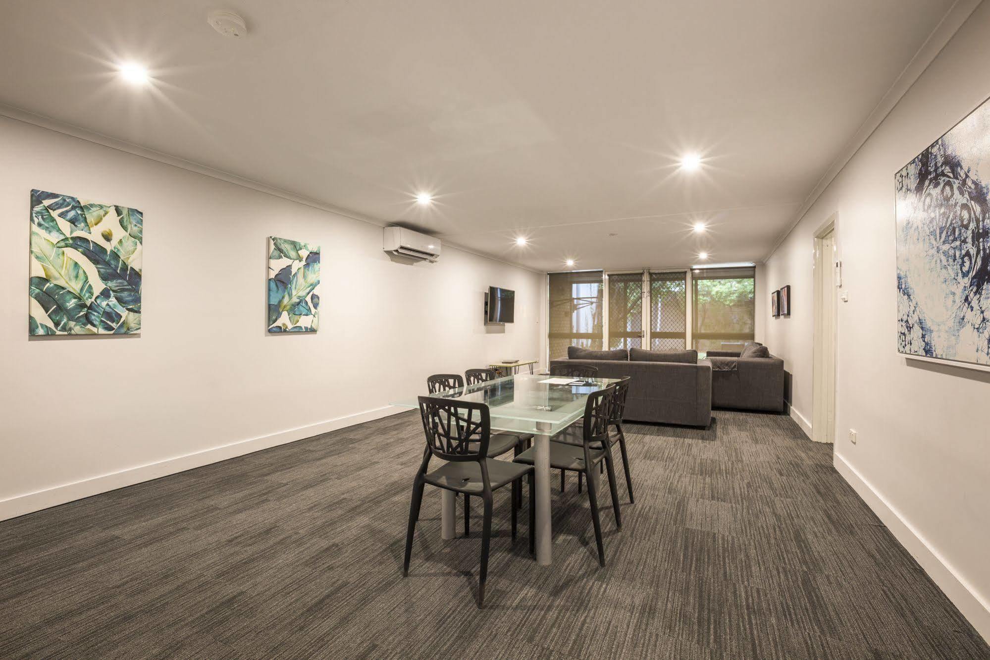 Nightcap At Coolaroo Hotel Bagian luar foto