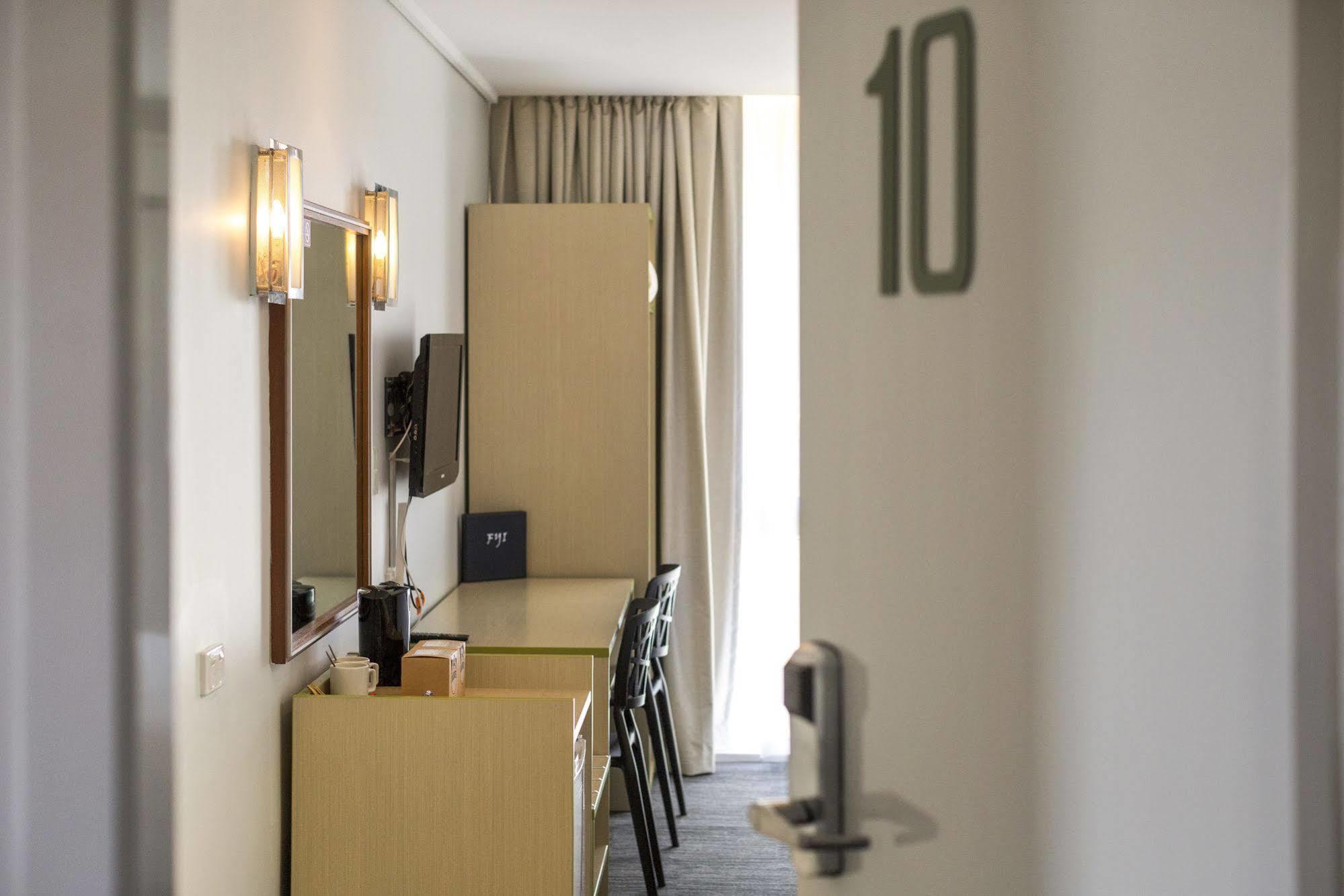 Nightcap At Coolaroo Hotel Bagian luar foto