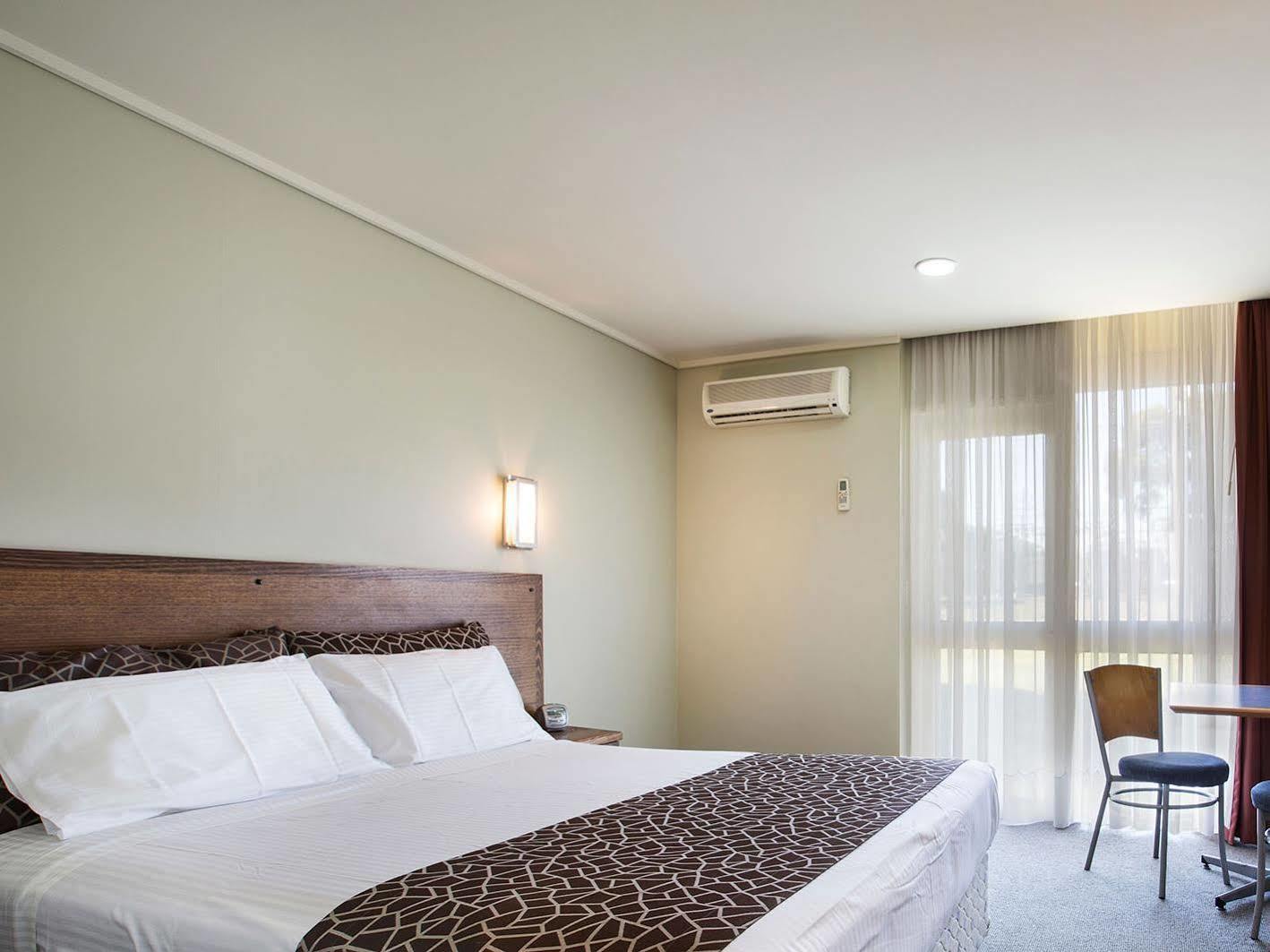 Nightcap At Coolaroo Hotel Bagian luar foto