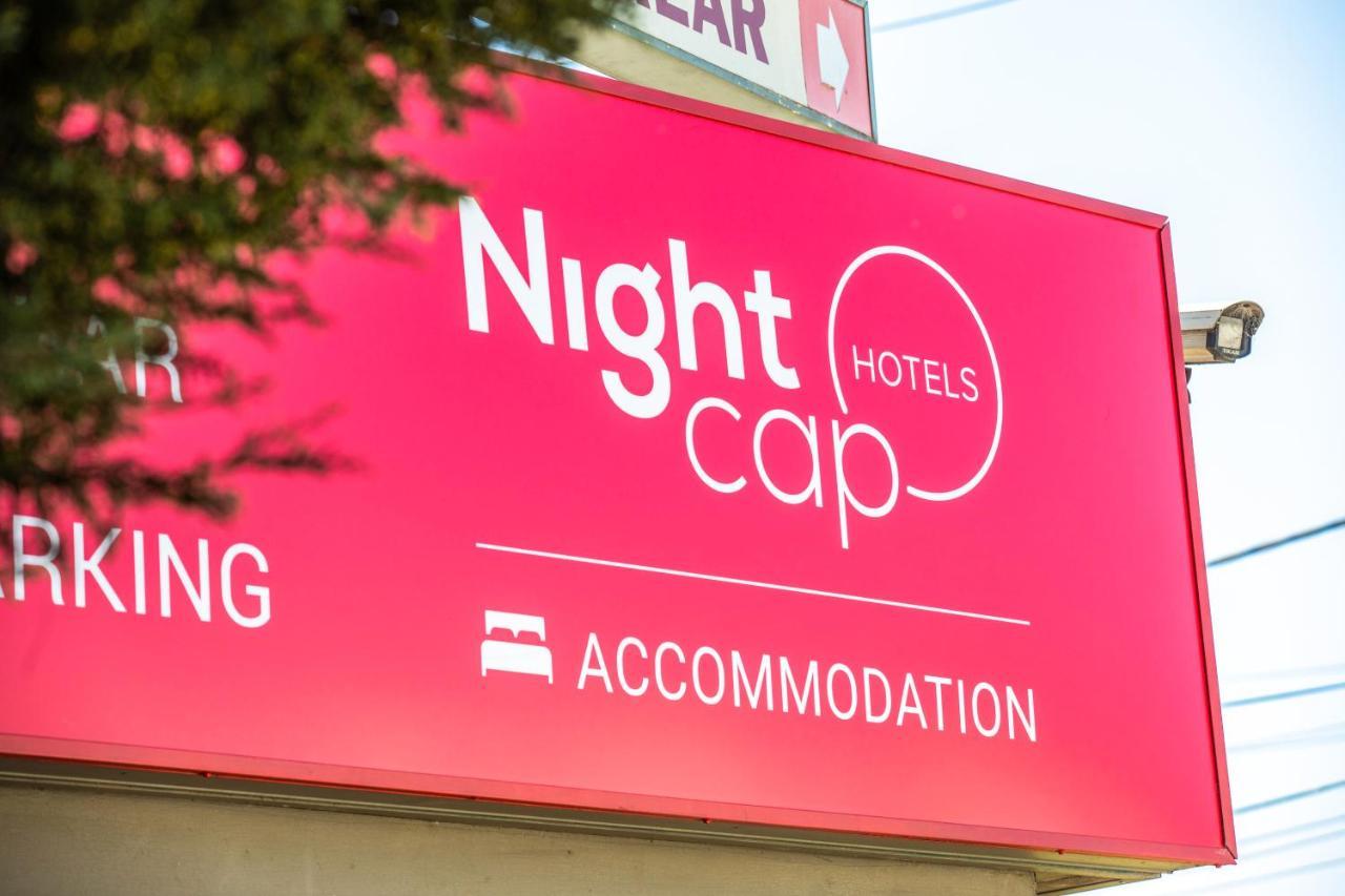 Nightcap At Coolaroo Hotel Bagian luar foto